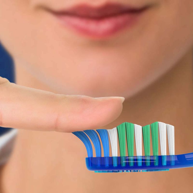 Cepillos-Dentales-Oral-b-Clean-123-Medio-3-Un-9-873394