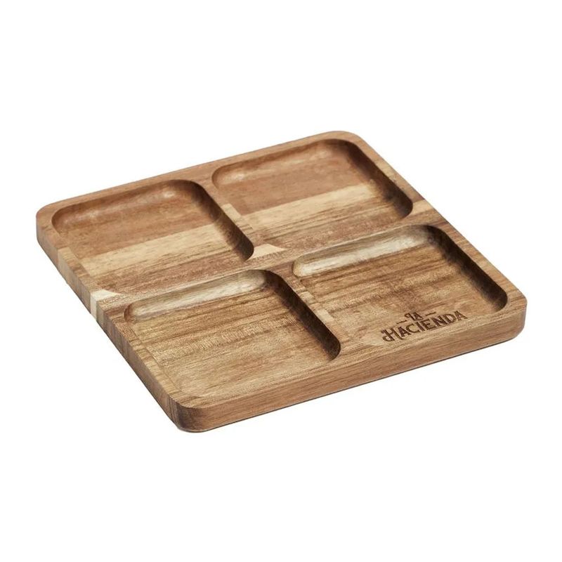 PLATO-SNACKS-CON-4-DIVISIONES-LA-HACIENDA-20-5-X-20-5-CM-Plato-Snacks-Con-4-Divisiones-La-Hacienda-20-5-X-20-5-Cm-2-973055